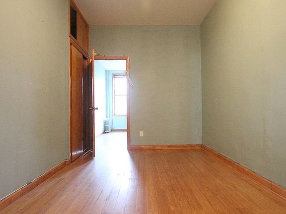 4th image of 345 Grove St APT 1R