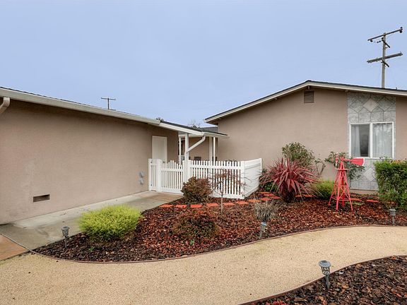 3rd image of 1862 Orange Grove Dr