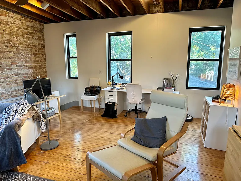 2129 W Le Moyne St #COACH HOUSE — Photo 12