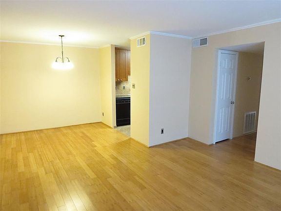 5th image of 5550 N Braeswood Blvd APT 99