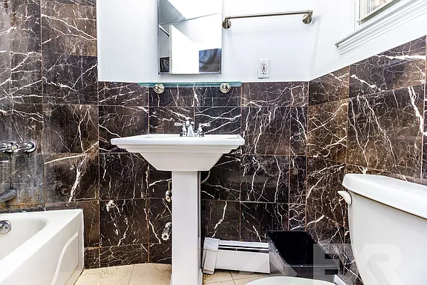 Rented by EXR | media 25