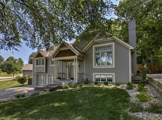 7203 NW Eastside Dr, Weatherby Lake, MO 64152