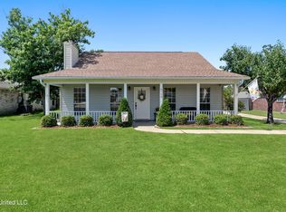 8712 Live Oak Ave, Ocean Springs, MS 39564