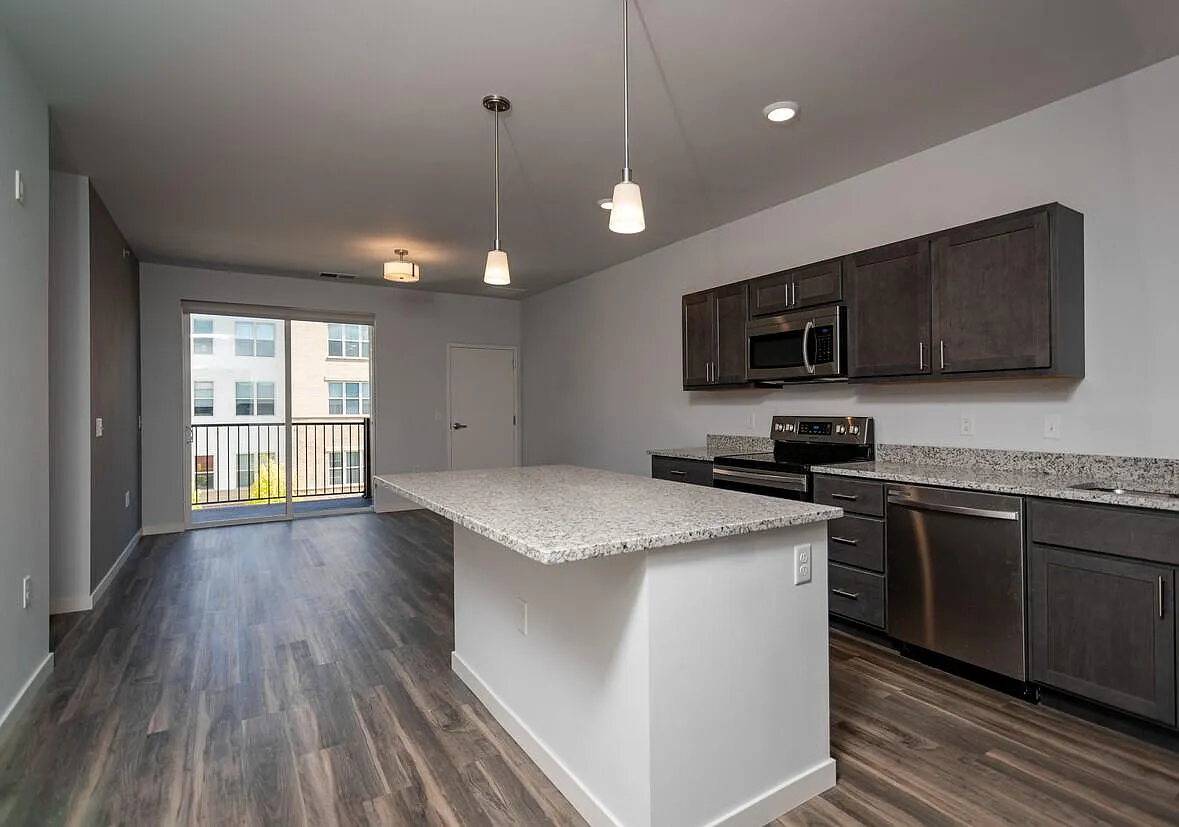 Midtown Reserve Apartment — Photo 2