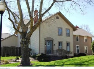46 Hudson Common Dr, Hudson, OH 44236