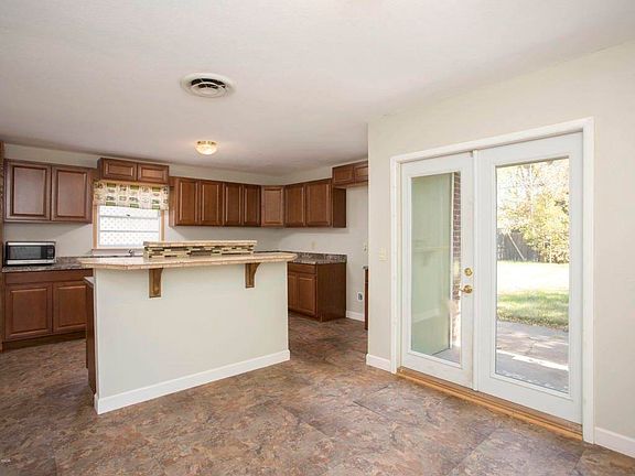 2nd image of 3711 Lenwood Dr