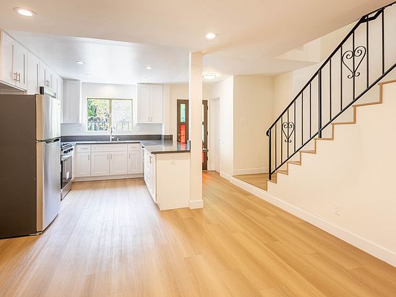 5th image of 947 20th St APT C