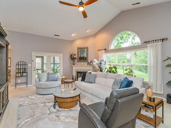 4th image of 9509 Summer Ridge Pl