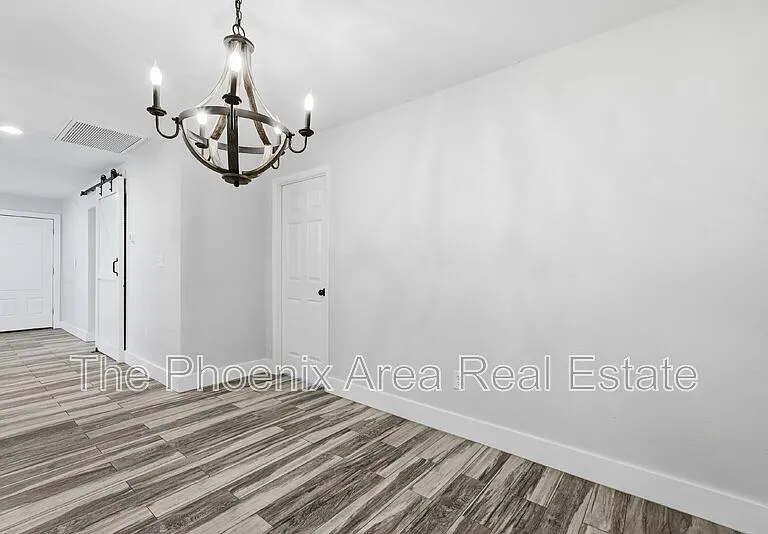 447 E Carson Dr — Photo 20