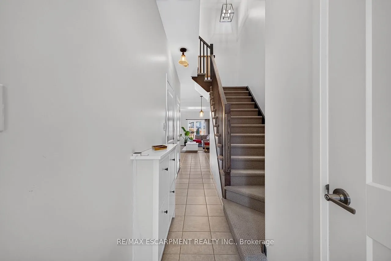 3 bed, $2,699 — Photo 3
