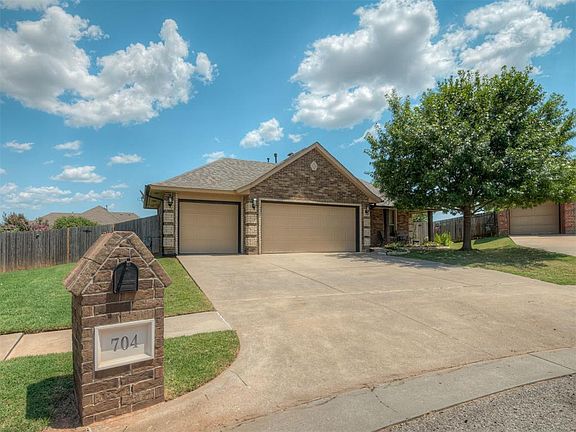 2nd image of 704 Tall Grass Dr