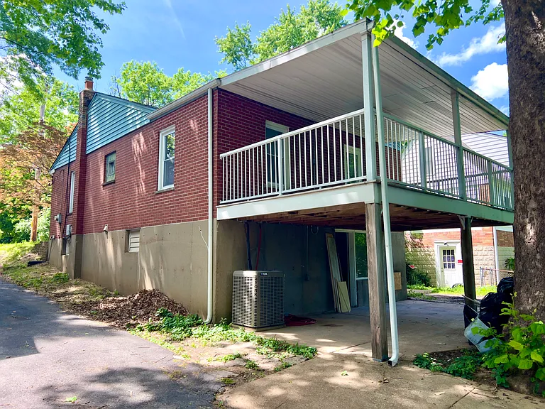 410 N Elizabeth Ave — Photo 3
