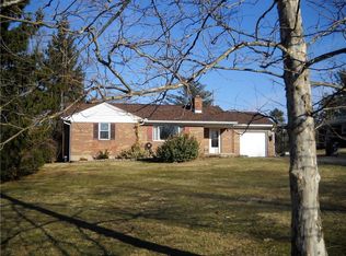 1502 Ridgeway Dr, Springfield, OH 45506