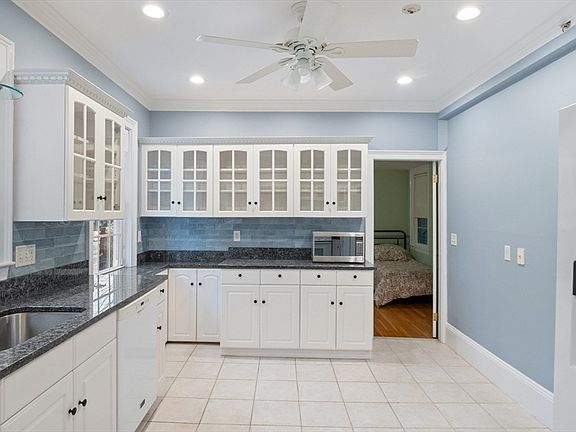 3rd image of 37 Fair St Unit 37