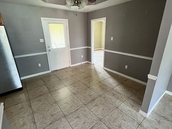 5th image of 2005 Parkview Dr