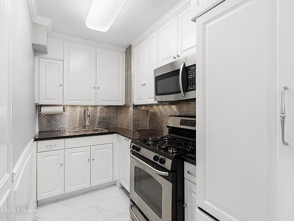 4th image of 77 E 12th St APT 15D