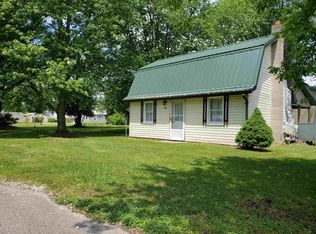 209 Sullivan St, Elnora, IN 47529