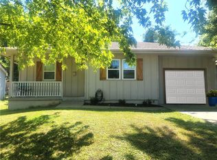 805 Butler Ter, Harrisonville, MO 64701
