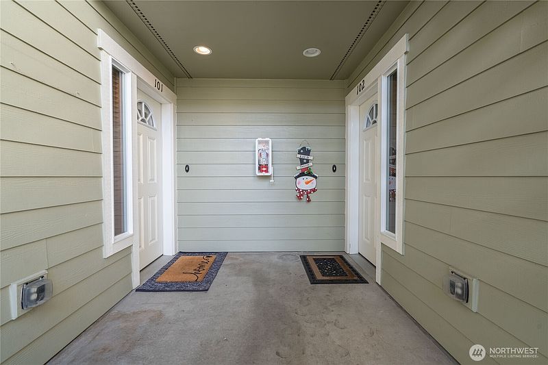 5th image of 1656 Liberty Street #101