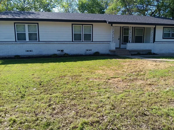 1802 Feagin St, Kaufman, TX 75142