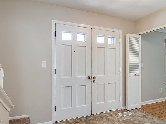 3rd image of 13736 Melva Dr
