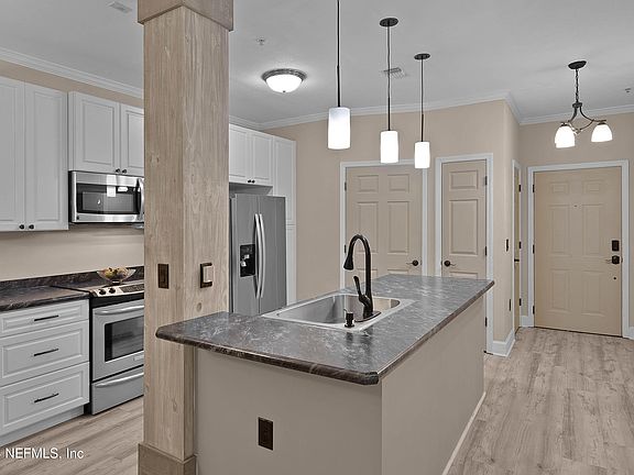 5th image of 7800 POINT MEADOWS Drive #413