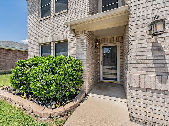 3rd image of 1036 Triple Crown Dr