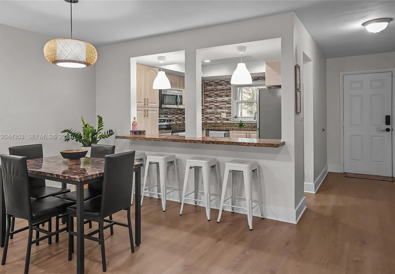 3 bed, 2.5 bath, $3,500 — Photo 4
