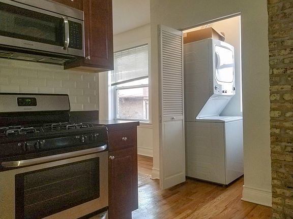 2nd image of 2146 W Berteau Ave APT 1E