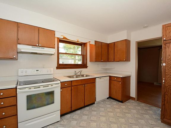 4th image of 612 Pleasant Dr