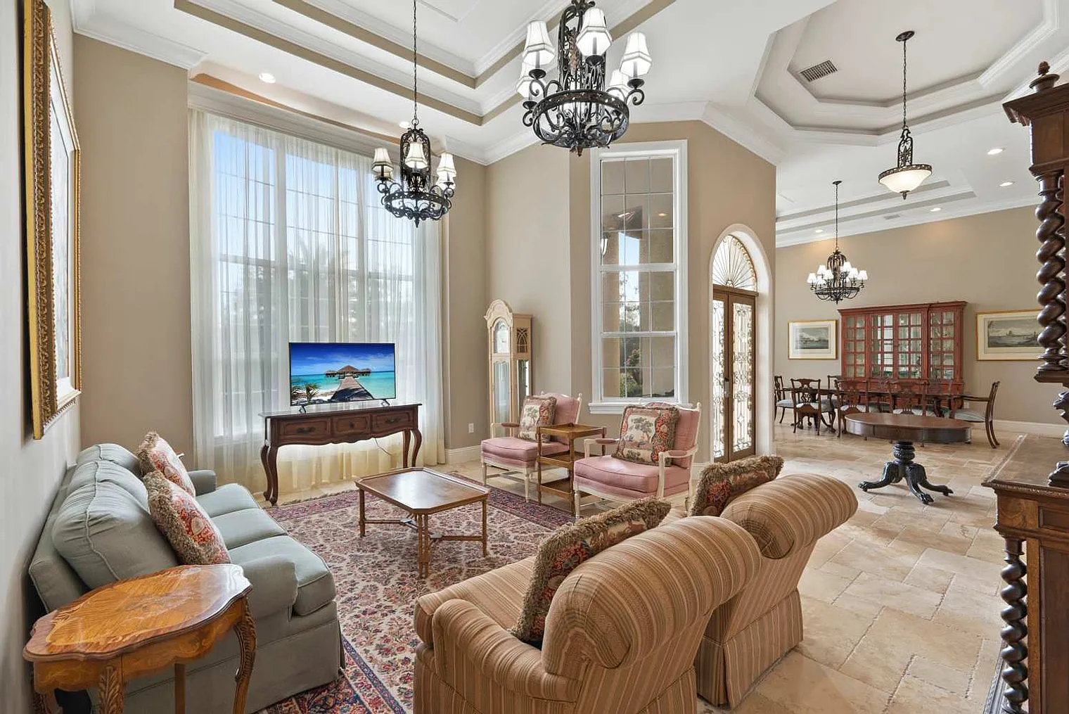 9 bed, 8.0 bath, 10763 sqft, $19,147 — Photo 1