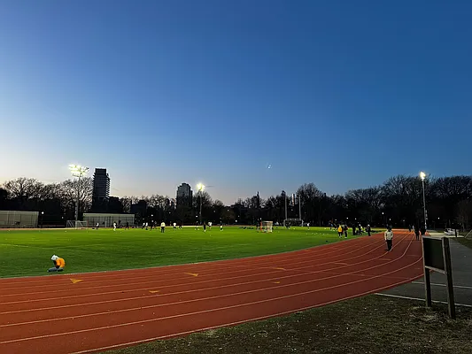 Rented by Nooklyn NYC LLC | media 42