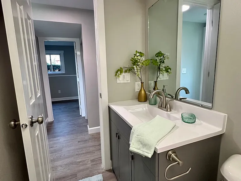 561 Eastwood Dr — Photo 20