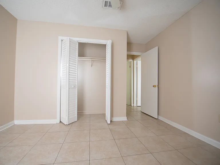 Park Place Apartments — Photo 7