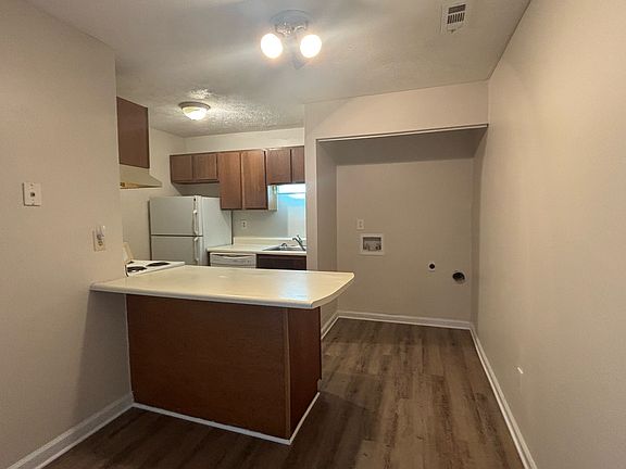 4th image of 1123 Southwood Dr APT 4