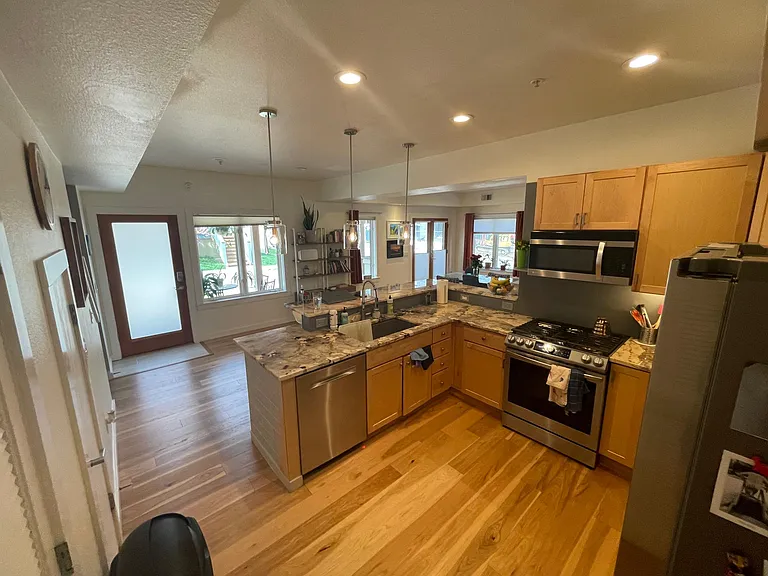 3284 Foundry Pl — Photo 2