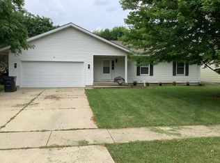 95 W Linda Ave, Cortland, IL 60112
