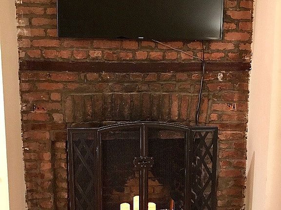 4th image of 754 Greenwich St APT 3B