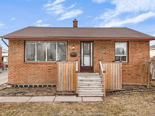 1217 Harrison Ave, Windsor, ON N9C 3J4