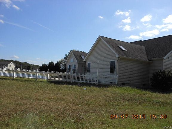 3rd image of 7 Railroad Ave