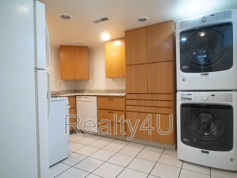 2 bed, 1.0 bath, 790 sqft, $1,375 — Photo 2