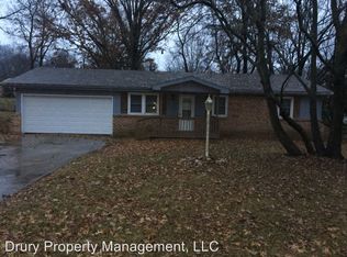 2228 E Swallow St, Springfield, MO 65804