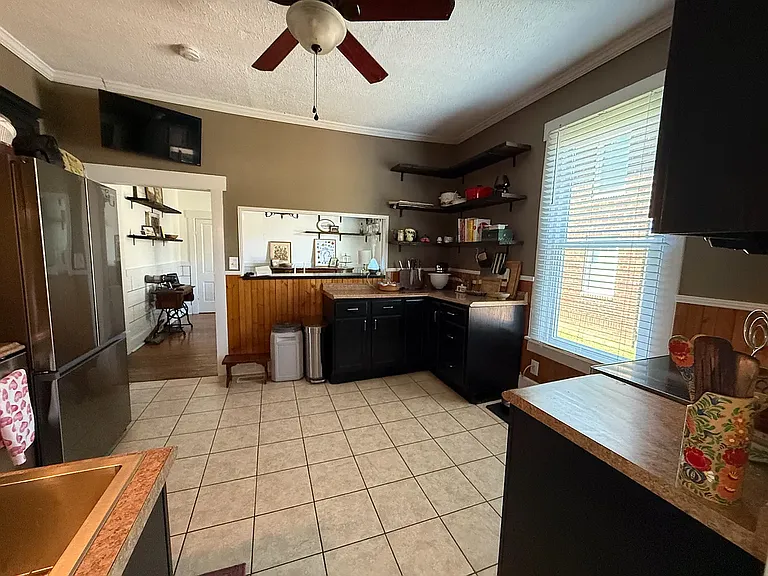 316 W Maple St — Photo 15