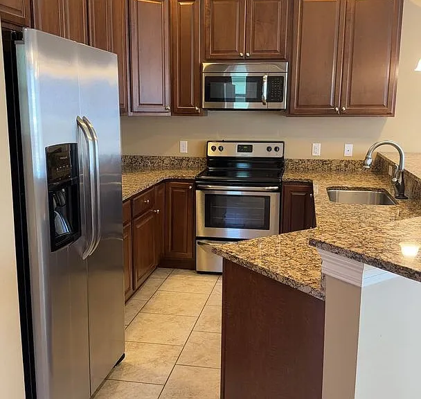 2407 Astrid Ln — Photo 2