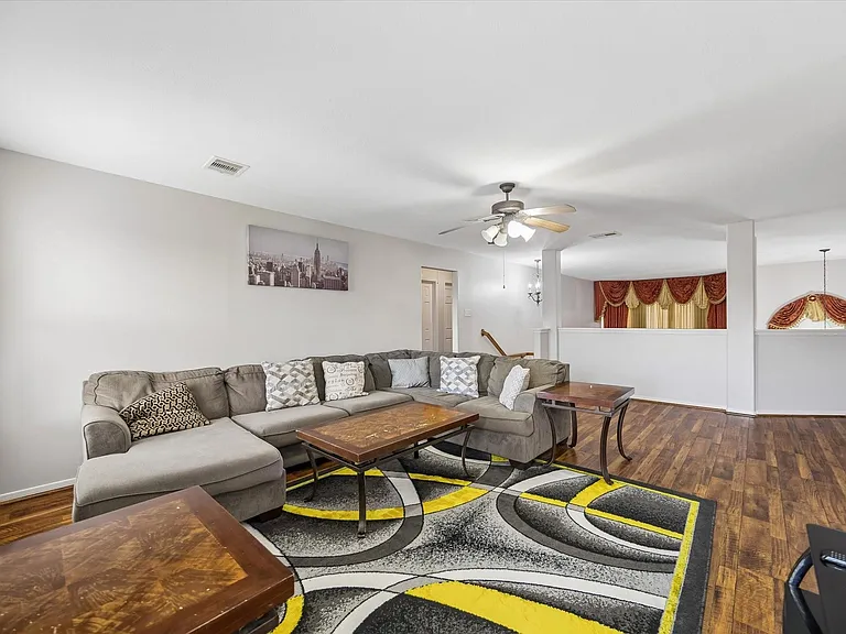 21702 Cozy Hollow Ln — Photo 10