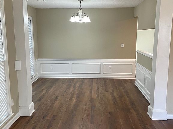 4th image of 2920 Binghampton Ln