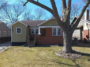 2406 30th St, Des Moines, IA 50310