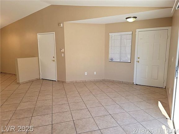 4th image of 2217 Saxton Hill Ave