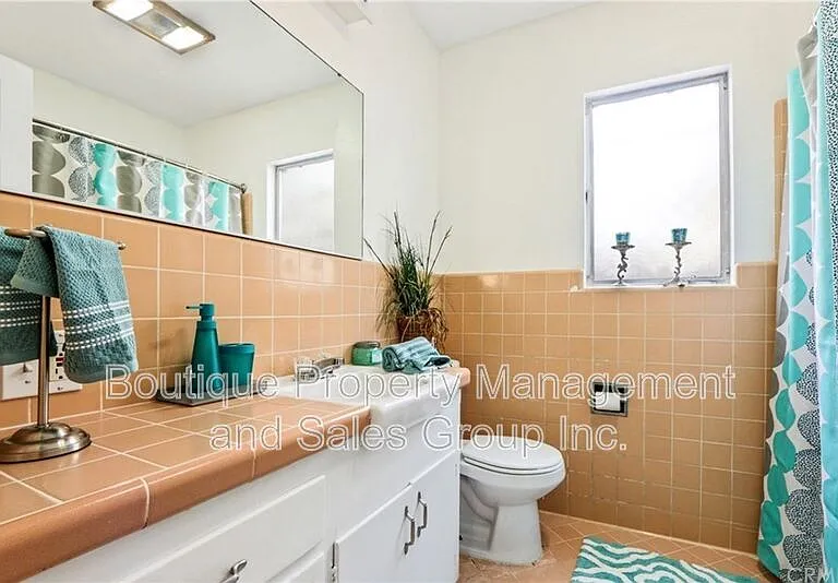 1023 E 1st St #5 — Photo 13