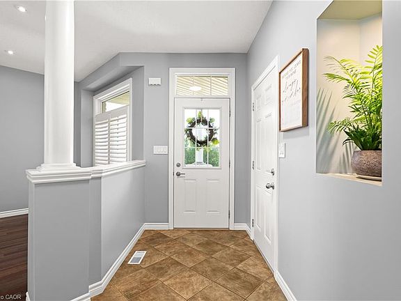 4th image of 100 Pebblecreek Dr